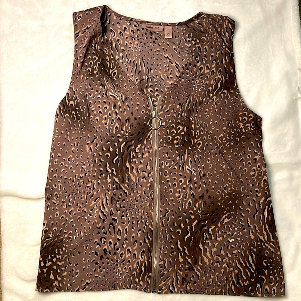 Adorable buckle zipper tank